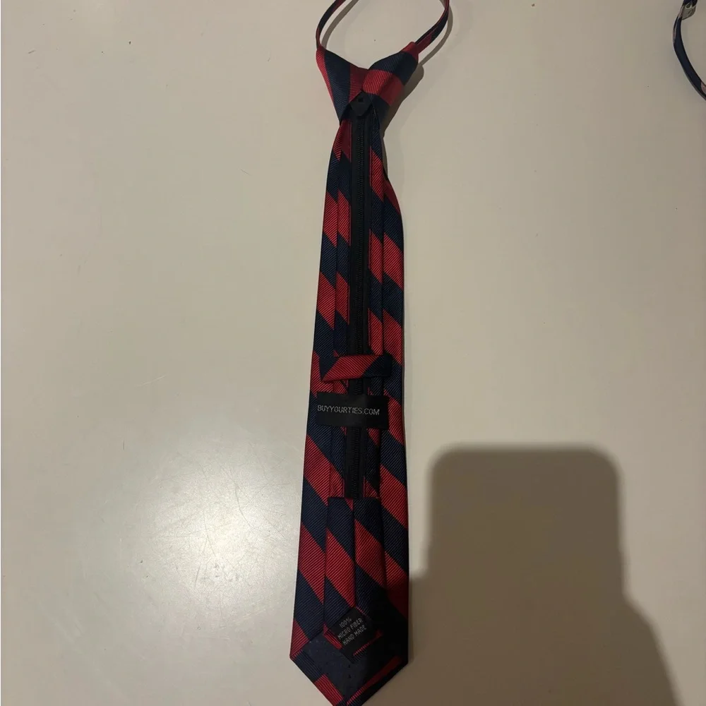 Kids zipper tie